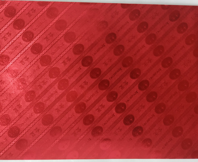 Folha de alumínio impressa em relevo com cor vermelha de cigarro