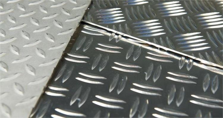 2 bars aluminum tread plate