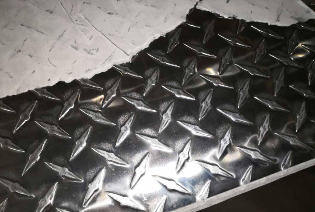 piastra striata in alluminio
