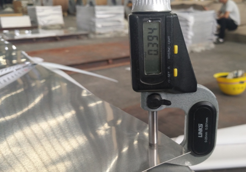 Inspektion und Messung von 6060 Aluminiumblech